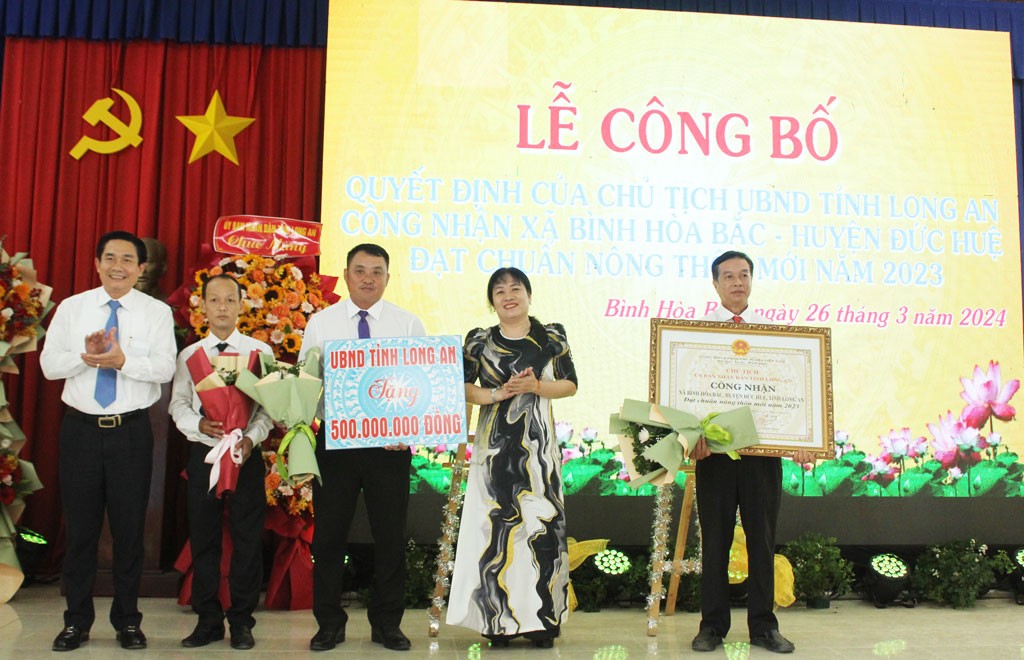 Long An: Bình Hòa Bắc đón nhận danh hiệu xã đạt chuẩn nông thôn mới năm 2023