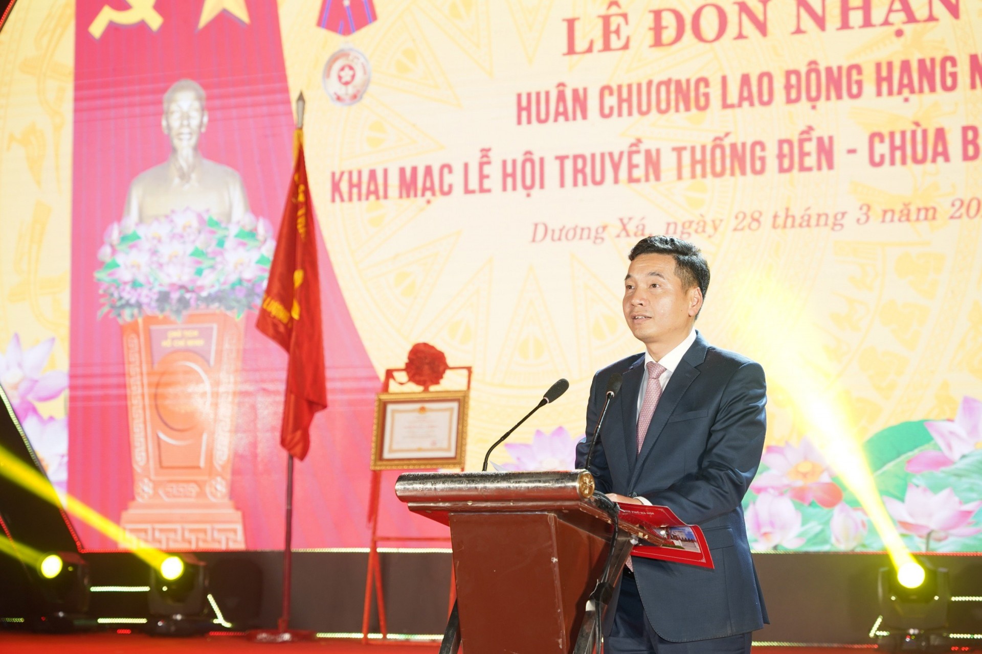 Xã Dương Xá tổ chức Lễ đón nhận Huân chương Lao động hạng Nhì và khai mạc Lễ hội truyền thống Đền - Chùa Bà Tấm 2024