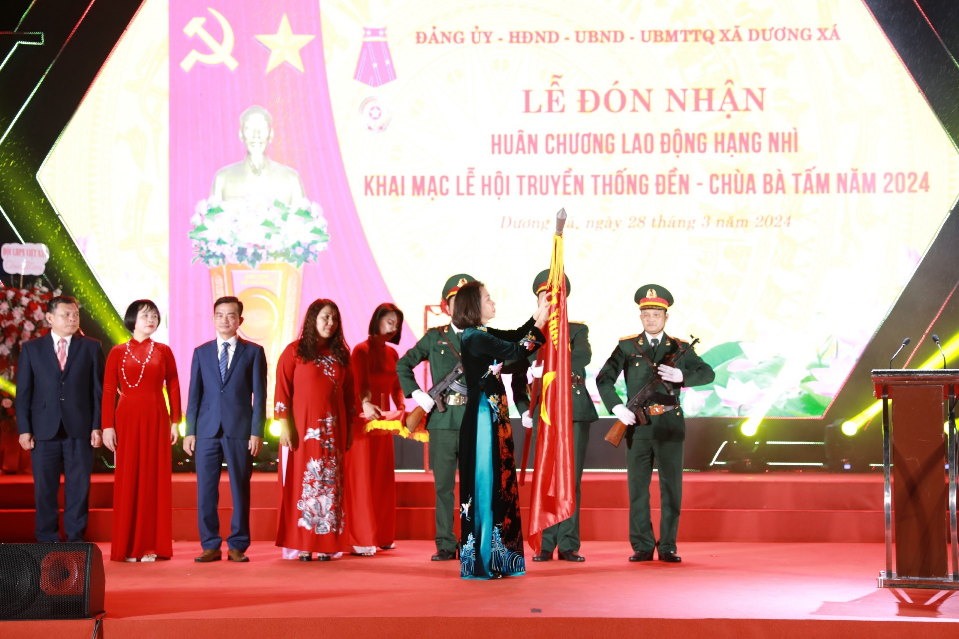 Xã Dương Xá tổ chức Lễ đón nhận Huân chương Lao động hạng Nhì và khai mạc Lễ hội truyền thống Đền - Chùa Bà Tấm 2024