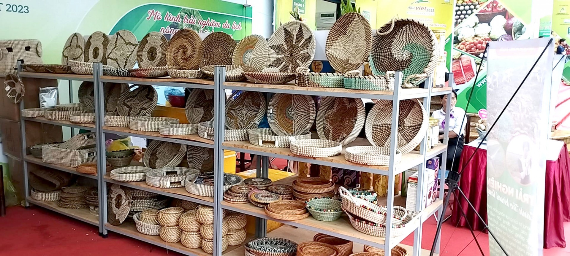 Các sản phẩm mây tre đan của HTX thủ công mỹ nghệ Tân Thọ, xã Tân Thọ (Nông Cống).