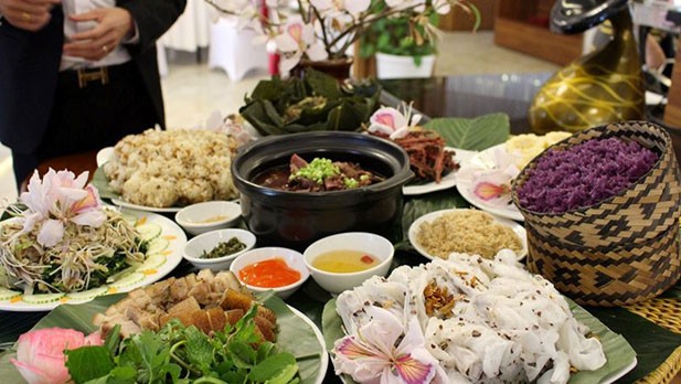 Hoa ban gắn liền với đời sống của bà con Tây Bắc trong cả những món ăn đồ uống. Hoa ban gắn liền với đời sống của bà con Tây Bắc trong cả những món ăn đồ uống.