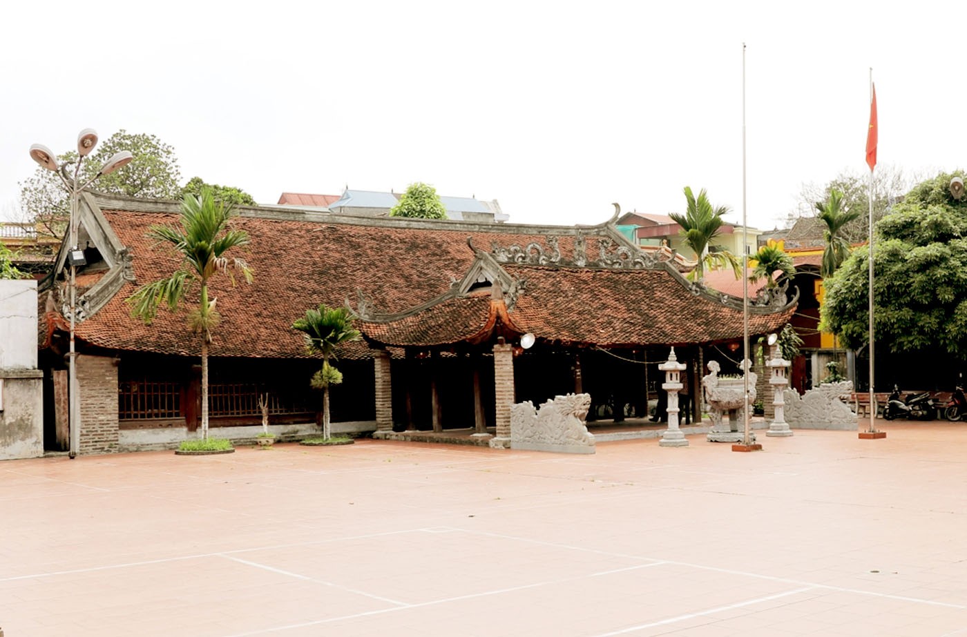 Kiến trúc đình Yên Lã còn khá nguyên vẹn, nhất là tòa Tiền tế, Đại đình, Hậu cung