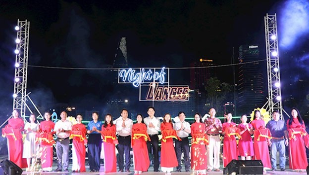 Lãnh đạo TP. Thủ Đức cắt băng khánh thành sân khấu ngoài trời tại Công viên bờ sông Sài Gòn Lãnh đạo TP. Thủ Đức cắt băng khánh thành sân khấu ngoài trời tại Công viên bờ sông Sài Gòn