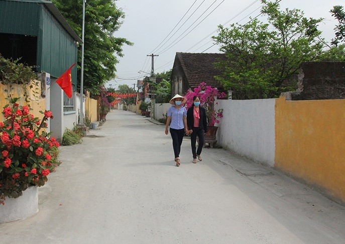 Đường giao thông nông thôn xã Thiệu Trung (Thiệu Hóa) được mở rộng khang trang, sạch, đẹp. Đường giao thông nông thôn xã Thiệu Trung (Thiệu Hóa) được mở rộng khang trang, sạch, đẹp.