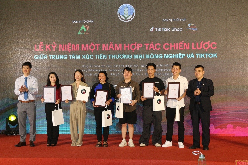 Nâng tầm nông sản Việt thông qua các sàn thương mại điện tử đặc biệt TikTok Nâng tầm nông sản Việt thông qua các sàn thương mại điện tử đặc biệt TikTok