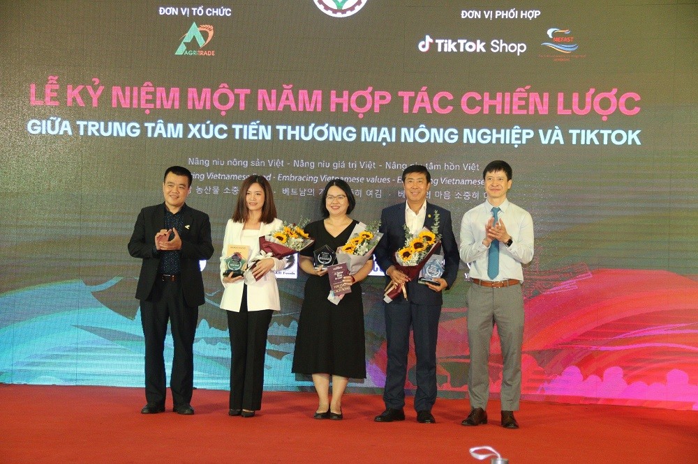 Nâng tầm nông sản Việt thông qua các sàn thương mại điện tử đặc biệt TikTok Nâng tầm nông sản Việt thông qua các sàn thương mại điện tử đặc biệt TikTok