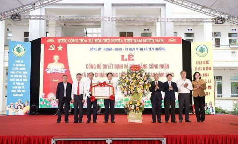 Gia Lâm (Hà Nội): Xã Yên Thường đón Bằng công nhận đạt chuẩn nông thôn mới nâng cao