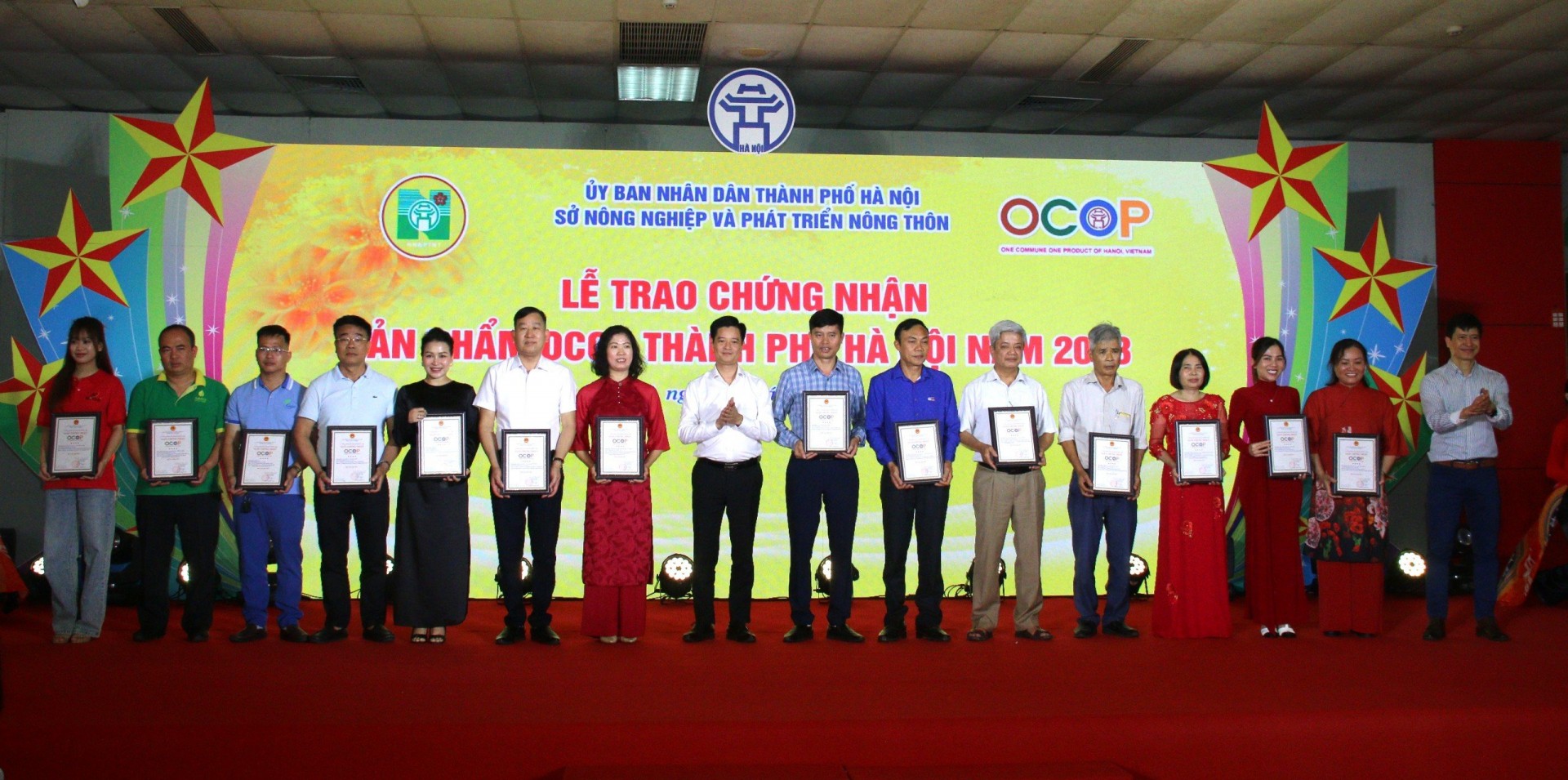 Hà Nội: Trao quyết định công nhận 15 làng nghề và 104 sản phẩm OCOP 4 sao Hà Nội: Trao quyết định công nhận 15 làng nghề và 104 sản phẩm OCOP 4 sao