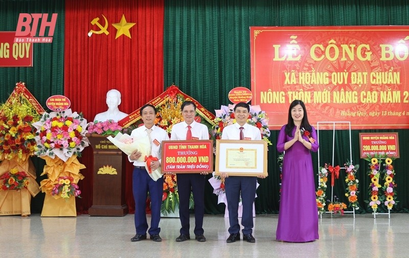 Đồng chí Đoàn Thị Hải, Phó Bí thư Thường trực Huyện ủy Hoằng Hóa trao bằng của Chủ tịch UBND tỉnh công nhận xã Hoằng Quỳ đạt chuẩn NTM nâng cao năm 2023. Đồng chí Đoàn Thị Hải, Phó Bí thư Thường trực Huyện ủy Hoằng Hóa trao bằng của Chủ tịch UBND tỉnh công nhận xã Hoằng Quỳ đạt chuẩn NTM nâng cao năm 2023.