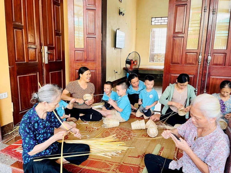 Trao Bằng công nhận 15 làng nghề, làng nghề truyền thống Hà Nội