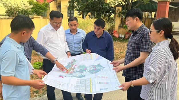 Lãnh đạo huyện Đồng Văn kiểm tra công tác chuẩn bị lễ hội khèn mông năm 2024. Lãnh đạo huyện Đồng Văn kiểm tra công tác chuẩn bị lễ hội khèn mông năm 2024.