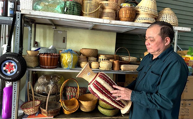 Sản phẩm lộc bình của HTX mây tre đan Phùng Hưng đạt OCOP 3 sao. Sản phẩm lộc bình của HTX mây tre đan Phùng Hưng đạt OCOP 3 sao.