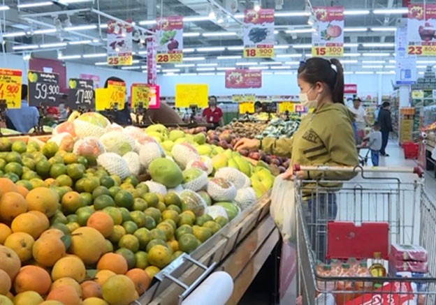 Hiện nay tại các chợ truyền thống, hệ thống siêu thị trên địa bàn Thanh Hóa, tỷ lệ hàng nội địa chiếm tới hơn 90% Hiện nay tại các chợ truyền thống, hệ thống siêu thị trên địa bàn Thanh Hóa, tỷ lệ hàng nội địa chiếm tới hơn 90%