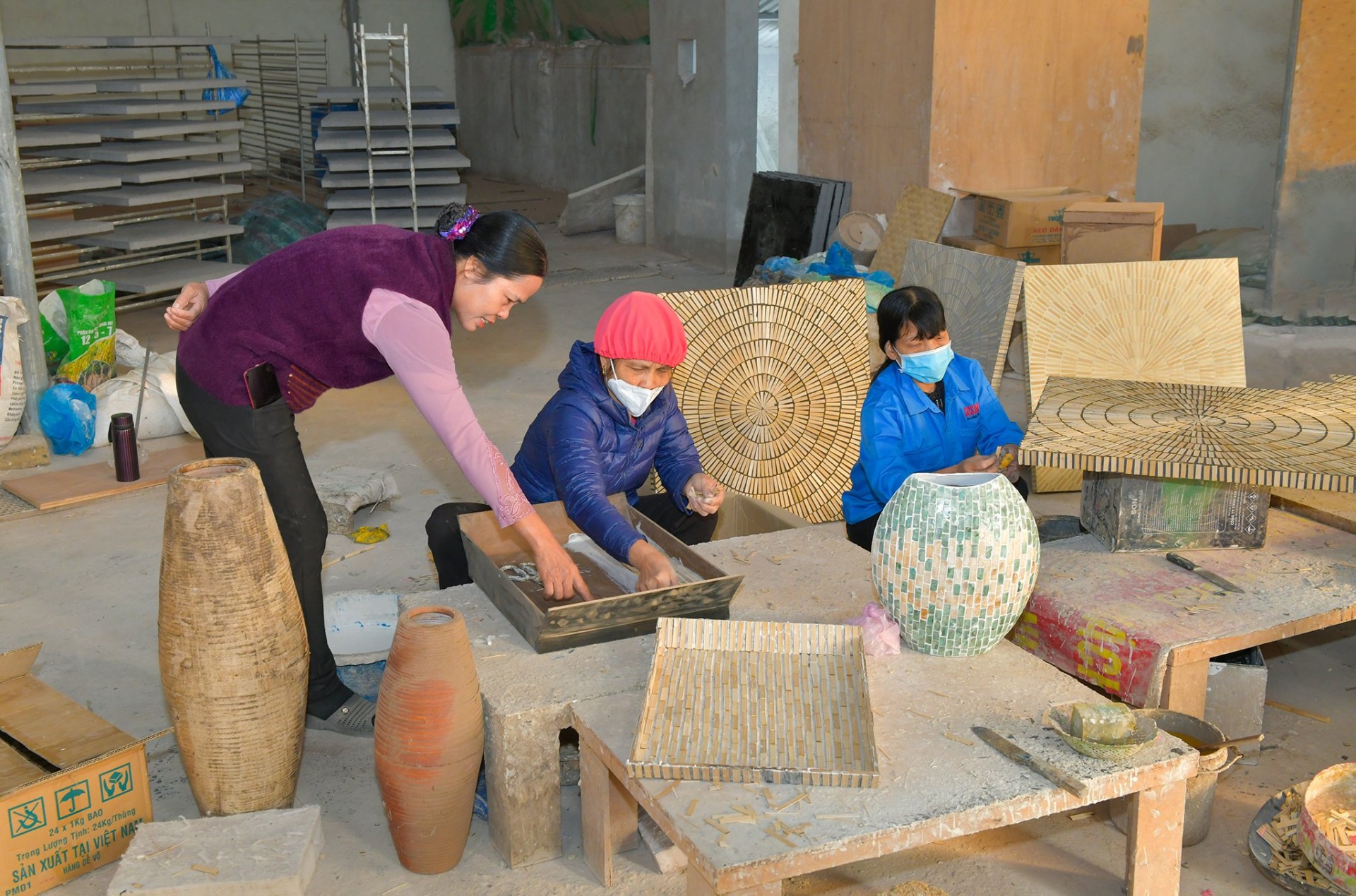 Nghề đan lát tre nứa thành sản phẩm thủ công mỹ nghệ tinh xảo Nghề đan lát tre nứa thành sản phẩm thủ công mỹ nghệ tinh xảo