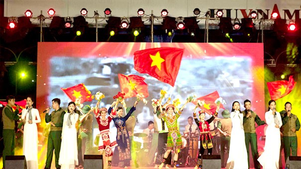 Chương trình nghệ thuật sẽ diễn ra tối 6/5 tại Quảng trường 7/5, TP. Điện Biên Phủ.TP. Điện Biên Phủ