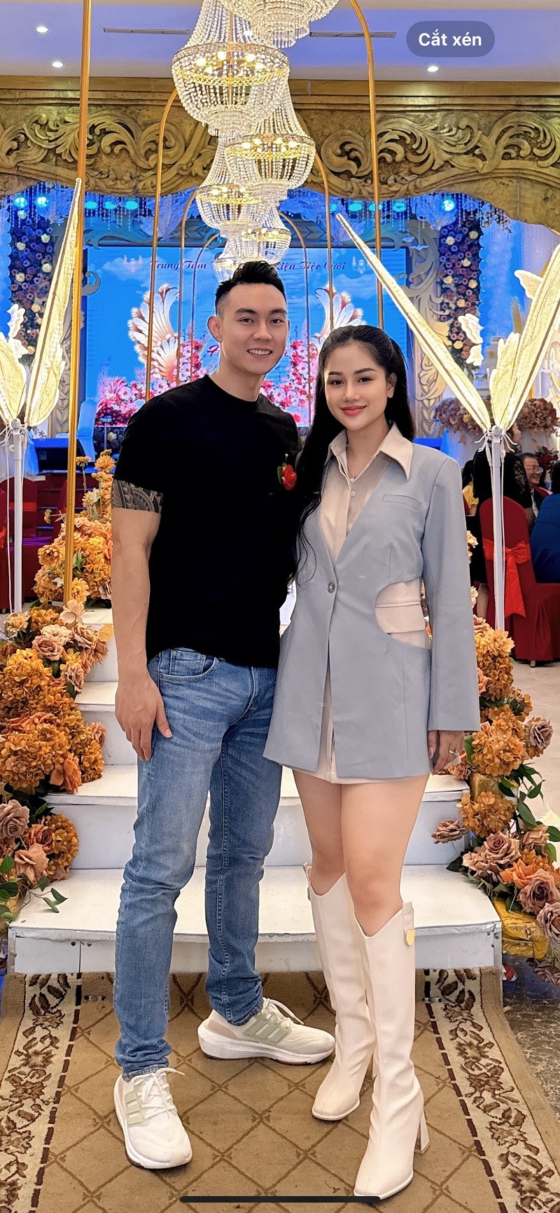 Vợ chồng anh Thành cùng cộng sự đã đưa “MUỐI 92” đến gần hơn khách hàng Vợ chồng anh Thành cùng cộng sự đã đưa “MUỐI 92” đến gần hơn khách hàng