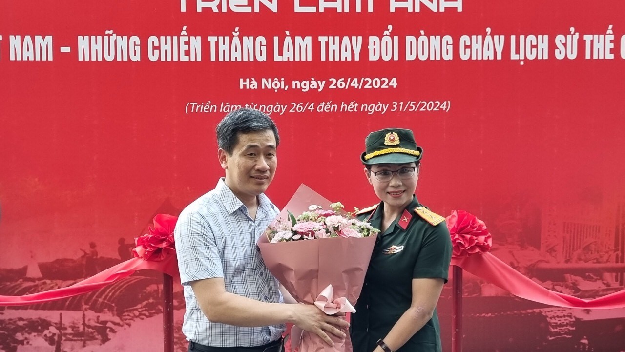Ấn tượng triển lãm ảnh 'Việt Nam - những chiến thắng làm thay đổi dòng chảy lịch sử Thế giới' Ấn tượng triển lãm ảnh 'Việt Nam - những chiến thắng làm thay đổi dòng chảy lịch sử Thế giới'