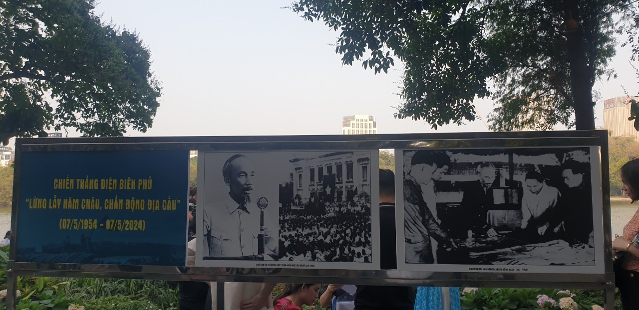 Ấn tượng triển lãm ảnh 'Việt Nam - những chiến thắng làm thay đổi dòng chảy lịch sử Thế giới' Ấn tượng triển lãm ảnh 'Việt Nam - những chiến thắng làm thay đổi dòng chảy lịch sử Thế giới'