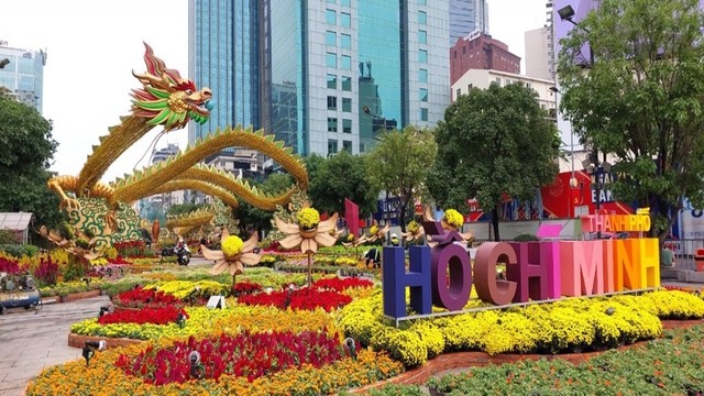 Ngày vui thống nhất non sông sẽ càng có ý nghĩa lớn lao khi đất nước hùng cường, tất cả con Hồng, cháu Lạc dù ở đâu cũng có cuộc sống ấm no, hạnh phúc