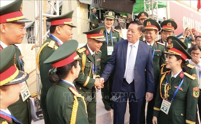 Đồng chí Nguyễn Trọng Nghĩa, Bí thư Trung ương Đảng, Trưởng Ban Tuyên giáo Trung ương, Phó trưởng ban Thường trực Ban chỉ đạo các lực lượng động viên các lực lượng tại Lễ tổng duyệt. Đồng chí Nguyễn Trọng Nghĩa, Bí thư Trung ương Đảng, Trưởng Ban Tuyên giáo Trung ương, Phó trưởng ban Thường trực Ban chỉ đạo các lực lượng động viên các lực lượng tại Lễ tổng duyệt.