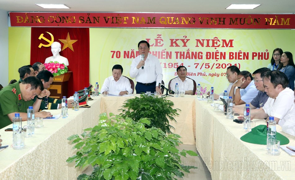 Đồng chí Nguyễn Trọng Nghĩa, Bí thư Trung ương Đảng, Trưởng ban Tuyên giáo Trung ương, Phó Trưởng ban Thường trực Ban Chỉ đạo Trung ương phát biểu tại buổi họp rút kinh nghiệm. Đồng chí Nguyễn Trọng Nghĩa, Bí thư Trung ương Đảng, Trưởng ban Tuyên giáo Trung ương, Phó Trưởng ban Thường trực Ban Chỉ đạo Trung ương phát biểu tại buổi họp rút kinh nghiệm.