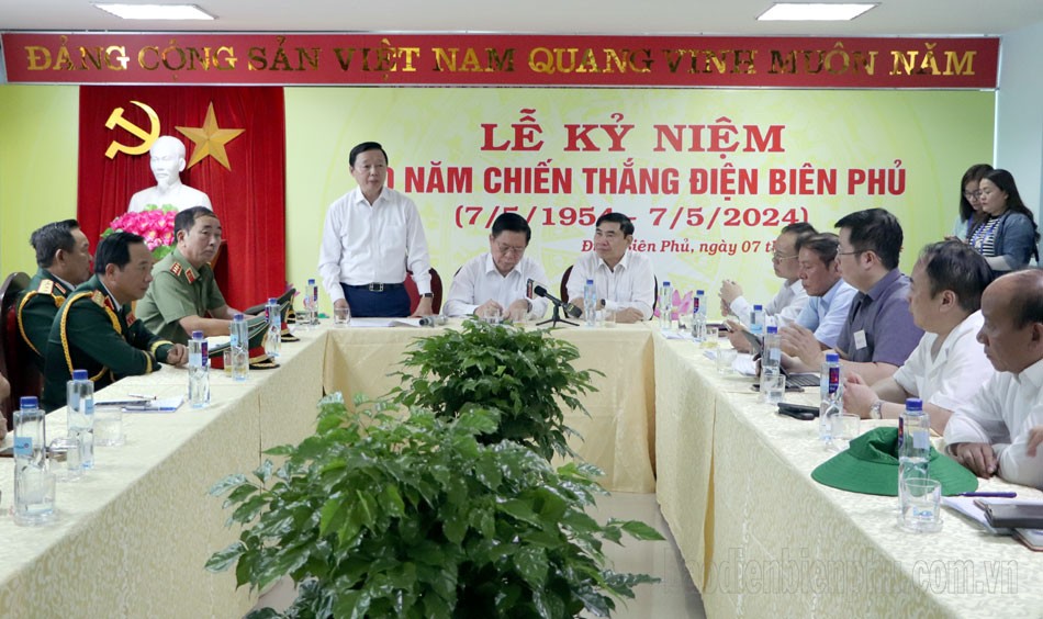 Đồng chí Trần Hồng Hà, Ủy viên Trung ương Đảng, Phó Thủ tướng Chính phủ tham gia ý kiến tại buổi rút kinh nghiệm. Đồng chí Trần Hồng Hà, Ủy viên Trung ương Đảng, Phó Thủ tướng Chính phủ tham gia ý kiến tại buổi rút kinh nghiệm.