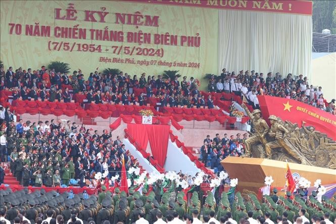 Lễ kỷ niệm 70 năm Chiến thắng Điện Biên Phủ được cử hành trang trọng Lễ kỷ niệm 70 năm Chiến thắng Điện Biên Phủ được cử hành trang trọng
