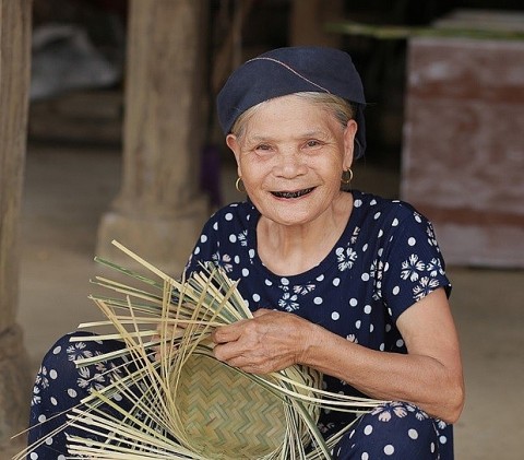 nghe dan lat cua nguoi tay o cao bang
