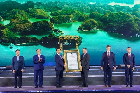 Hải Phòng - Tưng bừng Khai mạc Lễ hội Hoa Phượng Đỏ 2024 “Hải Phòng - Bừng sáng miền di sản”