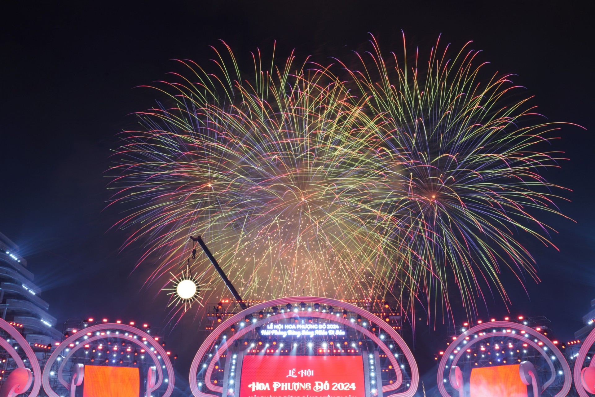 Hải Phòng - Tưng bừng Khai mạc Lễ hội Hoa Phượng Đỏ 2024 “Hải Phòng - Bừng sáng miền di sản” Hải Phòng - Tưng bừng Khai mạc Lễ hội Hoa Phượng Đỏ 2024 “Hải Phòng - Bừng sáng miền di sản”