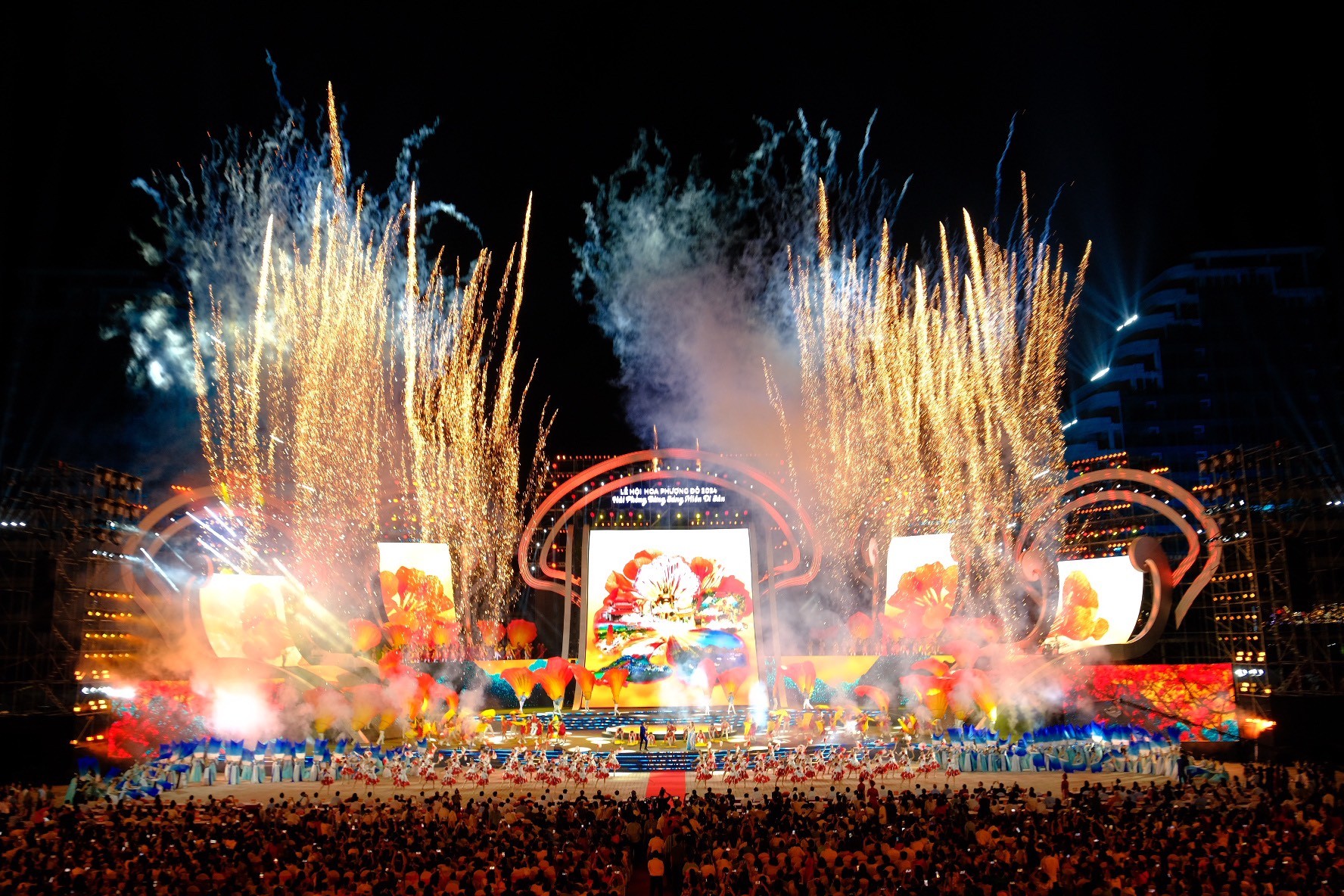 Hải Phòng - Tưng bừng Khai mạc Lễ hội Hoa Phượng Đỏ 2024 “Hải Phòng - Bừng sáng miền di sản” Hải Phòng - Tưng bừng Khai mạc Lễ hội Hoa Phượng Đỏ 2024 “Hải Phòng - Bừng sáng miền di sản”