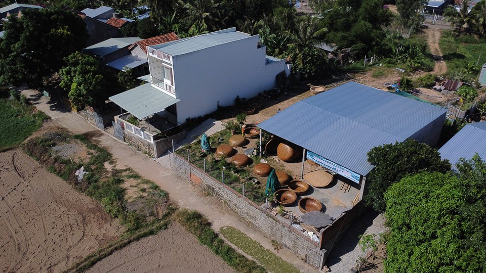 Ông Võ Văn Khương cho biết sẽ vận động cho hộ của ông Trung đăng ký OCOP để sản phẩm được lan rộng, tạo thương hiệu, góp phần gìn giữ làng nghề.