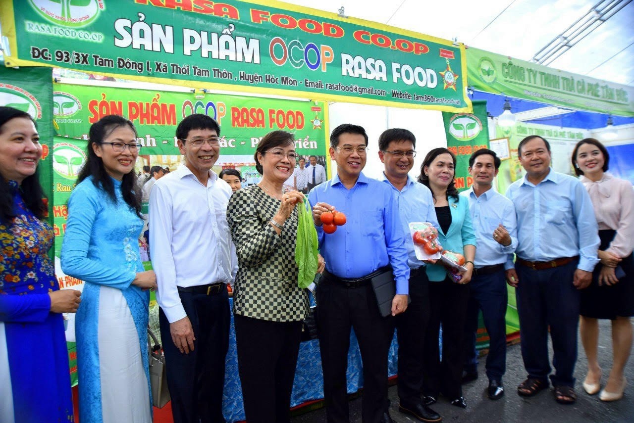 Khai mạc Hội chợ, triển lãm sản phẩm nông nghiệp tiêu biểu, sản phẩm OCOP TP.HCM lần 1 năm 2024