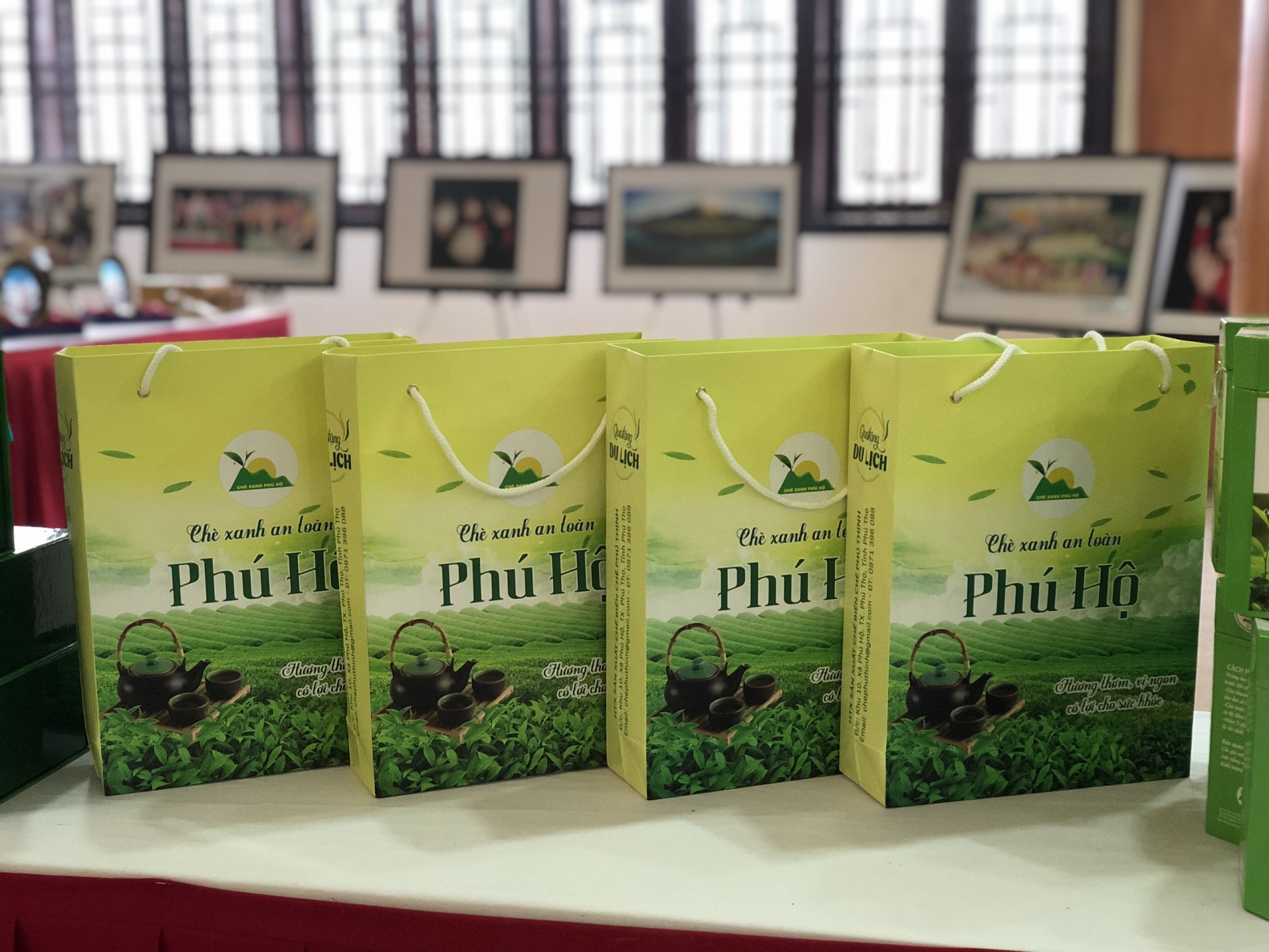 Thưởng thức chè đạt chuẩn OCOP tại làng nghề chè Phú Thịnh Thưởng thức chè đạt chuẩn OCOP tại làng nghề chè Phú Thịnh