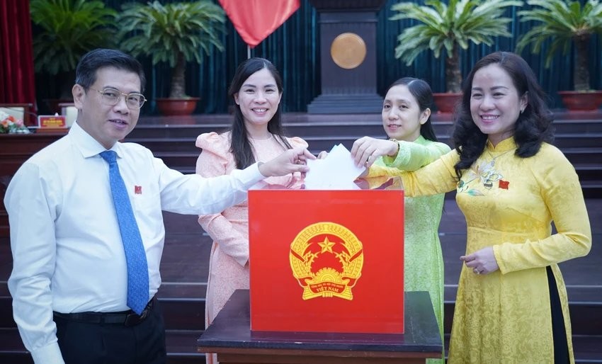 Hội đồng nhân dân thành phố Hồ Chí Minh khoá X tổ chức Kỳ họp chuyên đề - Kỳ họp thứ 15