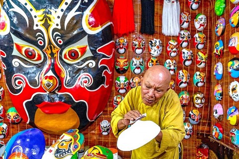 Hồn Việt ẩn trong những chiếc mặt nạ