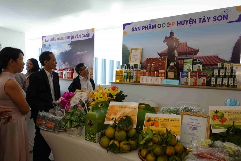 binh dinh quang ba san pham ocop va lang nghe trong chuoi su kien du lich he nam 2024