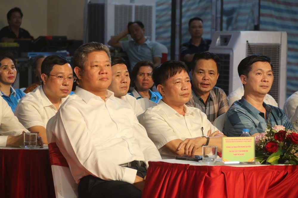 ng Nguyễn Mạnh Quyền - Thành ủy viên - Phó chủ tịch UBND Thành phố Hà Nội;