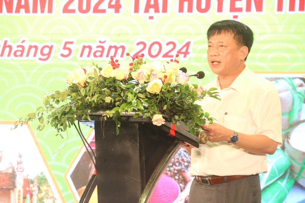 ãnh đạo huyện Thanh Oai phát biểu khai mạc Hội chợ