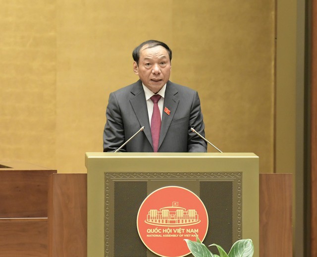 Bộ trưởng Bộ VHTT&DL Nguyễn Văn Hùng trình bày tóm tắt về báo cáo đề xuất chủ trương đầu tư Chương trình mục tiêu quốc gia về phát triển văn hóa giai đoạn 2025-2035 - Ảnh: VGP/Nhật Bắc Bộ trưởng Bộ VHTT&DL Nguyễn Văn Hùng trình bày tóm tắt về báo cáo đề xuất chủ trương đầu tư Chương trình mục tiêu quốc gia về phát triển văn hóa giai đoạn 2025-2035 - Ảnh: VGP/Nhật Bắc