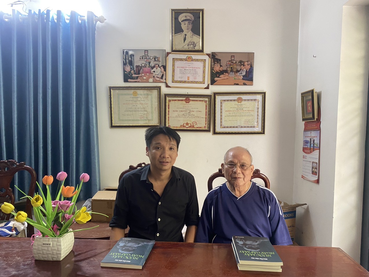 Tạp chí Làng nghề Việt Nam thăm hỏi, tặng quà các cựu chiến binh Tạp chí Làng nghề Việt Nam thăm hỏi, tặng quà các cựu chiến binh