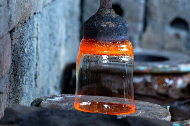 Dù công việc làm thủy tinh nhọc nhằn nhưng những người còn làm nghề ở Xối Trì vẫn hy vọng tương lai làng nghề sẽ phát triển và mở rộng hơn nữa. Dù công việc làm thủy tinh nhọc nhằn nhưng những người còn làm nghề ở Xối Trì vẫn hy vọng tương lai làng nghề sẽ phát triển và mở rộng hơn nữa.