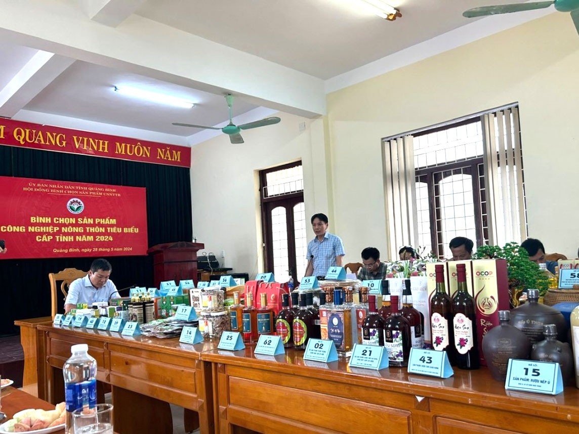 Hội đồng đánh giá sản phẩm công nghiệp nông thôn tiêu biểu tỉnh Quảng Bình 2024 Hội đồng đánh giá sản phẩm công nghiệp nông thôn tiêu biểu tỉnh Quảng Bình 2024