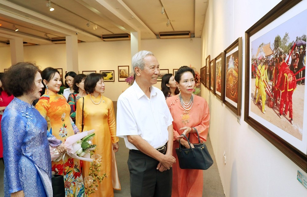 ác đại biểu tại triển lãm Di sản quanh ta ác đại biểu tại triển lãm Di sản quanh ta