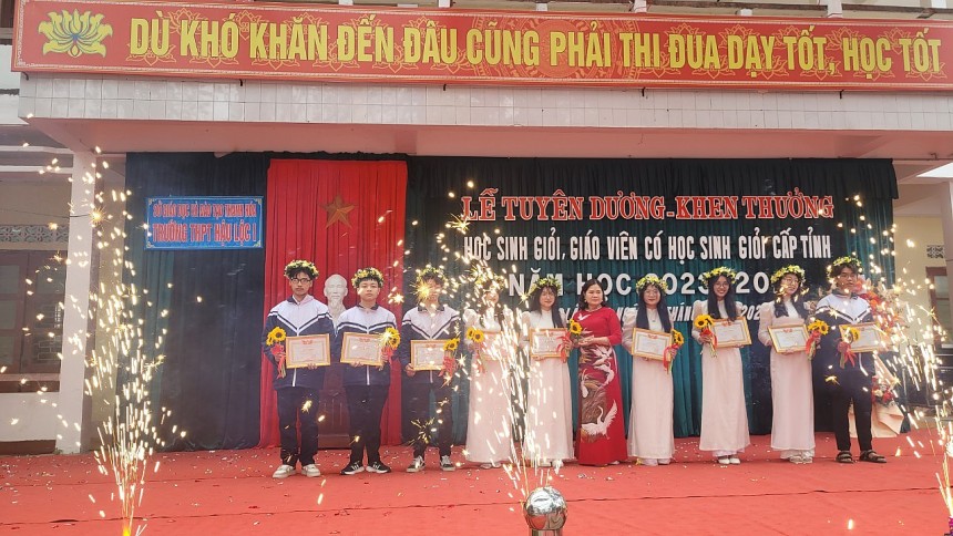 TRƯỜNG THPT HẬU LỘC I THI ĐUA LẬP THÀNH TÍCH, HƯỚNG TỚI KỶ NIỆM 60 NĂM THÀNH LẬP TRƯỜNG TRƯỜNG THPT HẬU LỘC I THI ĐUA LẬP THÀNH TÍCH, HƯỚNG TỚI KỶ NIỆM 60 NĂM THÀNH LẬP TRƯỜNG