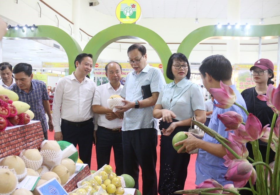 Khai mạc tuần lễ quảng bá các sản phẩm nông sản trái cây chất lượng cao