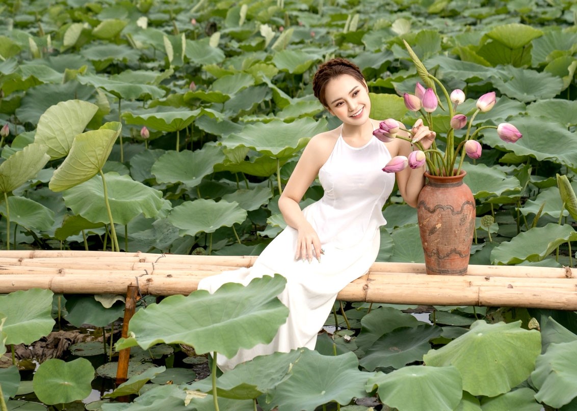 Gìn giữ, phát huy các giá trị văn hóa truyền thống từ sen Tây Hồ