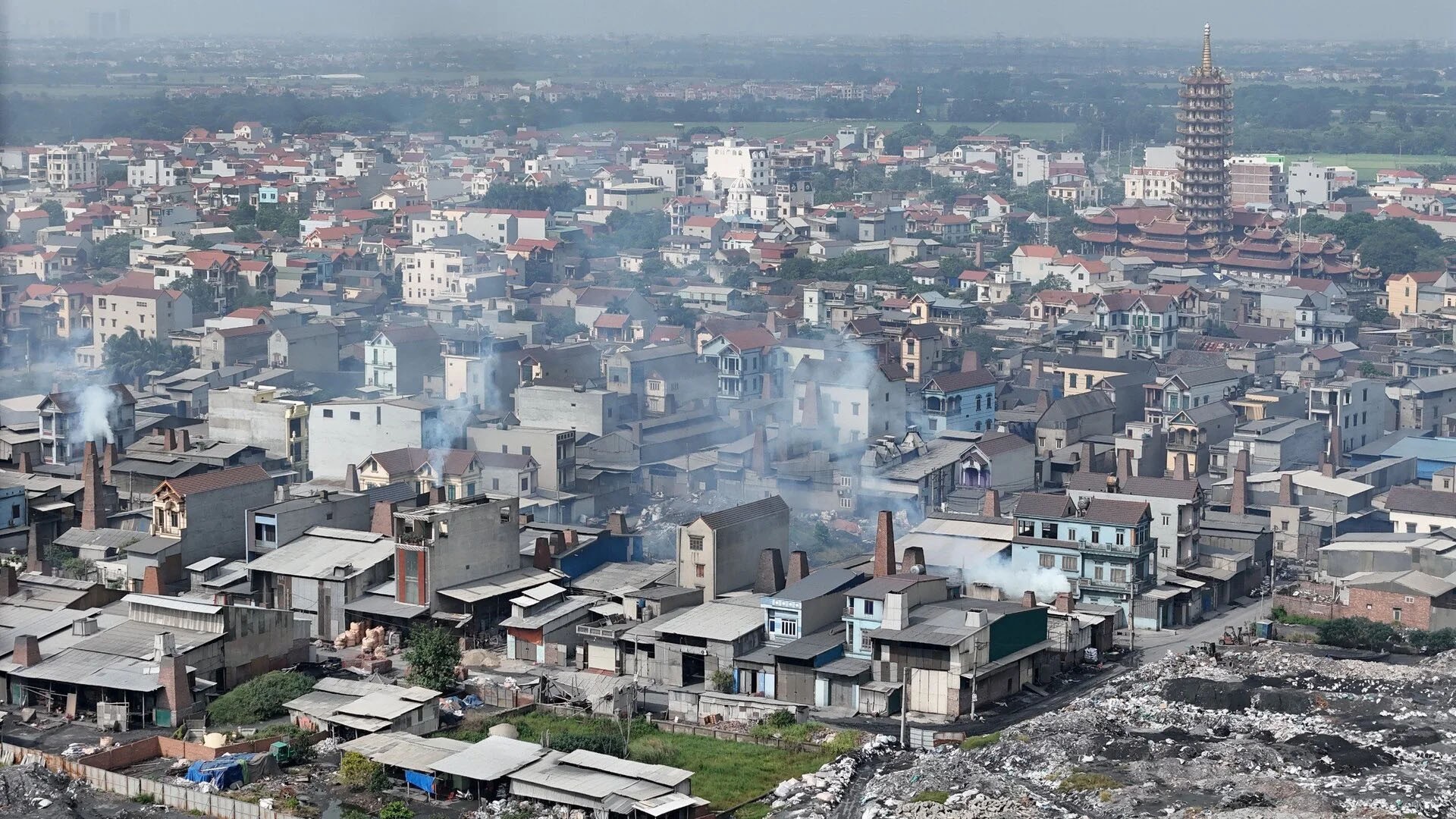 Làng Mẫn Xá (xã Văn Môn, huyện Yên Phong, Bắc Ninh) được coi là làng nghề tái chế nhôm có quy mô lớn nhất miền Bắc. Làng Mẫn Xá (xã Văn Môn, huyện Yên Phong, Bắc Ninh) được coi là làng nghề tái chế nhôm có quy mô lớn nhất miền Bắc.
