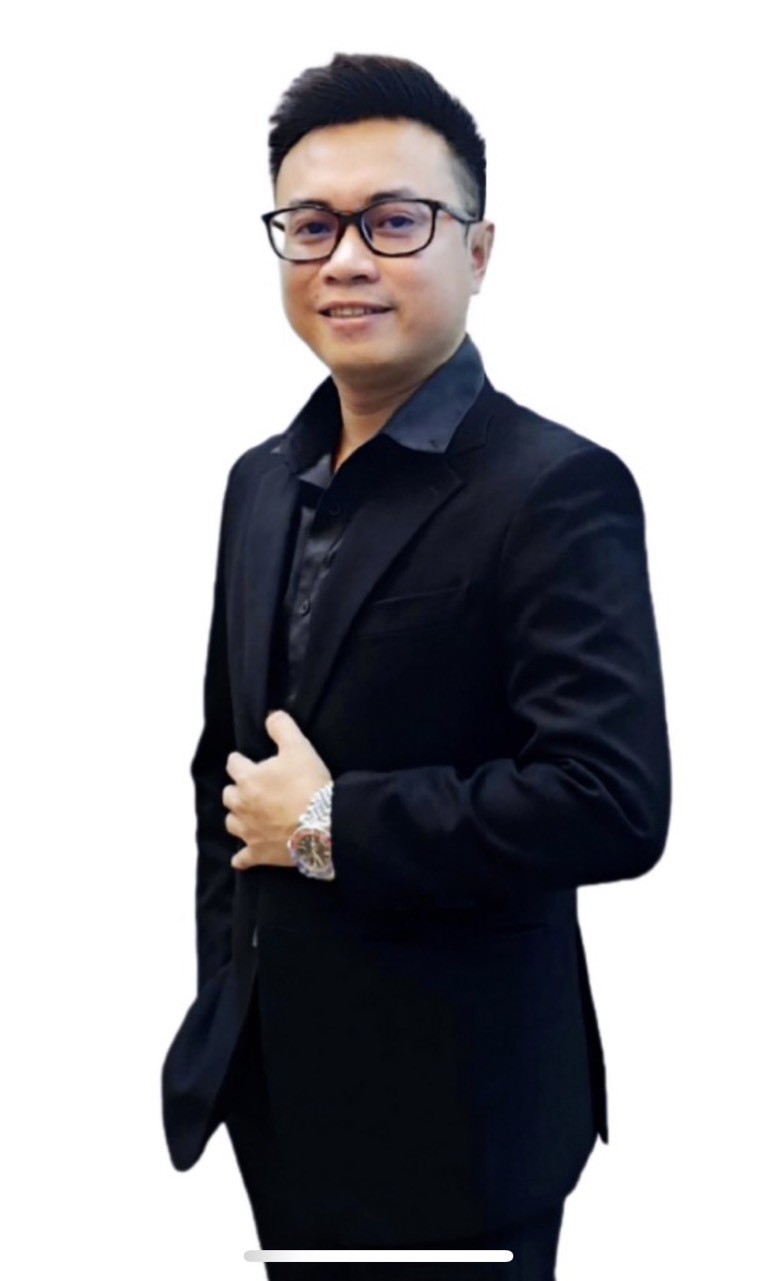 Phóng viên Nguyễn Hoàng Trình Phóng viên Nguyễn Hoàng Trình