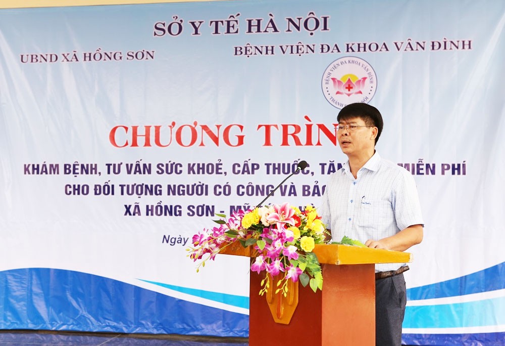 Phó Bí thư Đảng uỷ, Chủ tịch UBND xã Hồng Sơn Đặng Minh Đức phát biểu.  Phó Bí thư Đảng uỷ, Chủ tịch UBND xã Hồng Sơn Đặng Minh Đức phát biểu.